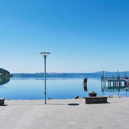 Cozy Home In Anguillara Sabazia With Kitchenette Bagian luar foto