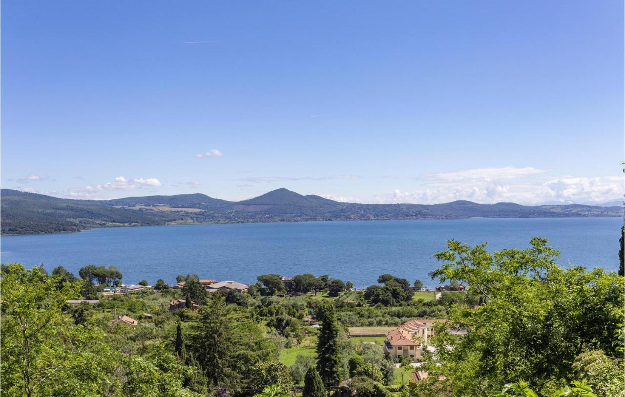 Cozy Home In Anguillara Sabazia With Kitchenette Bagian luar foto