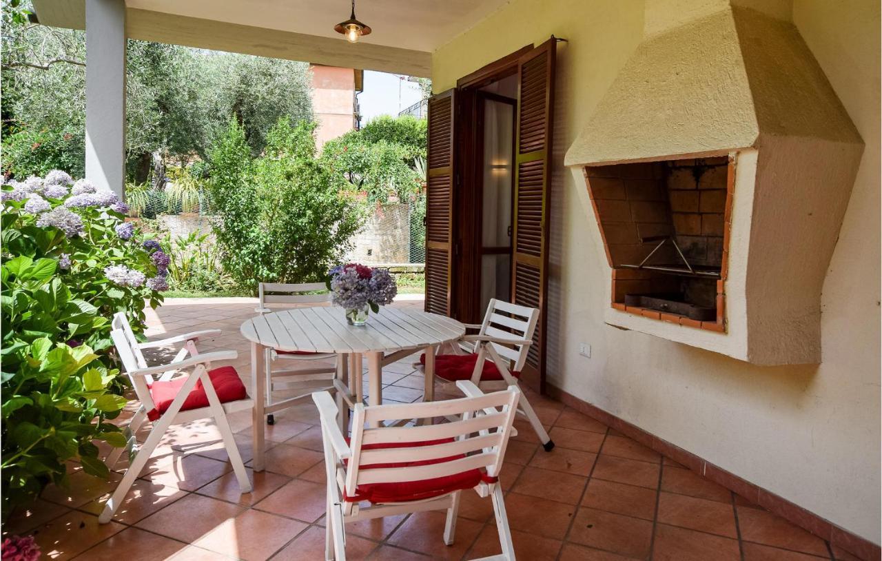 Cozy Home In Anguillara Sabazia With Kitchenette Bagian luar foto