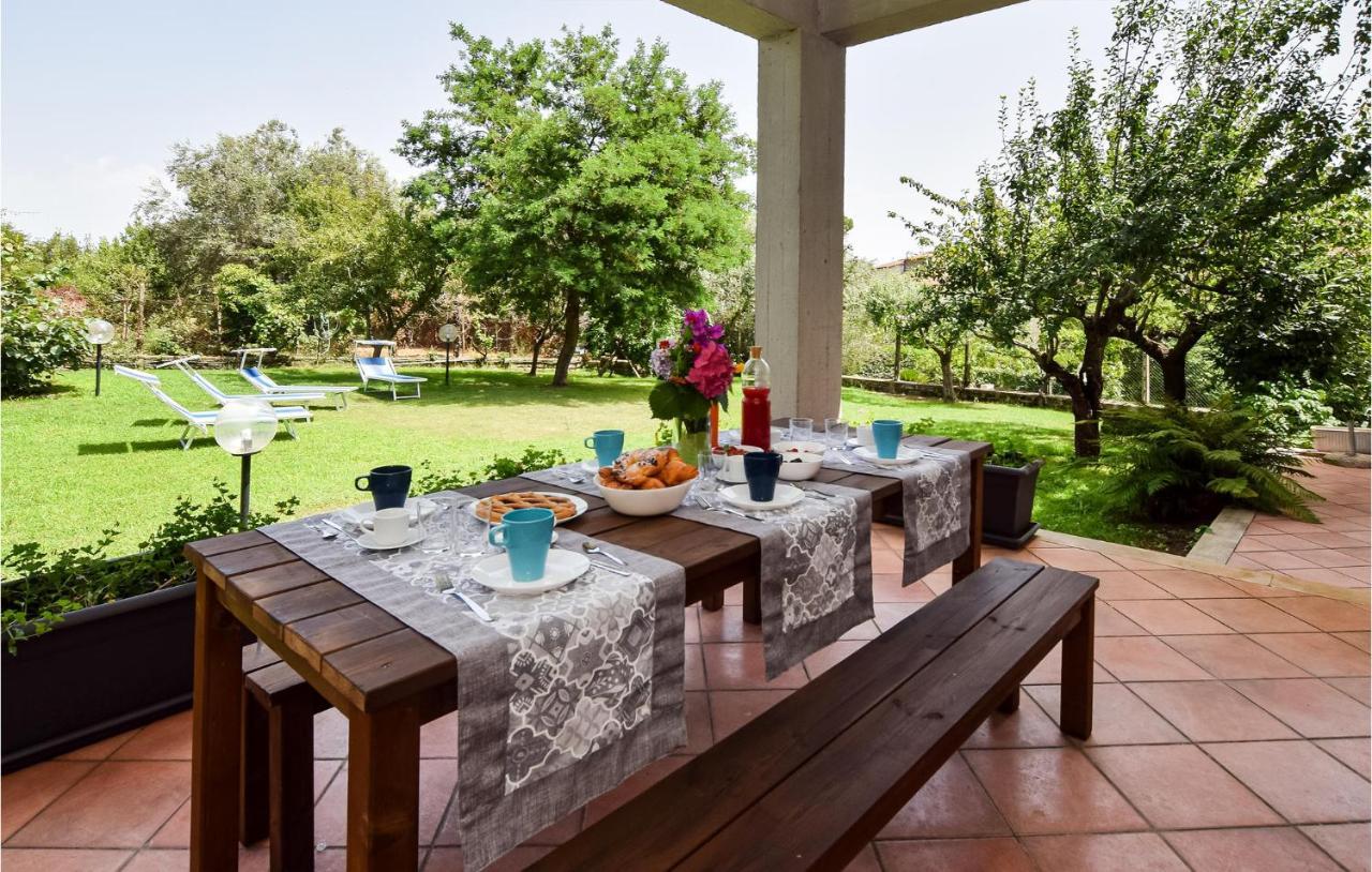 Cozy Home In Anguillara Sabazia With Kitchenette Bagian luar foto