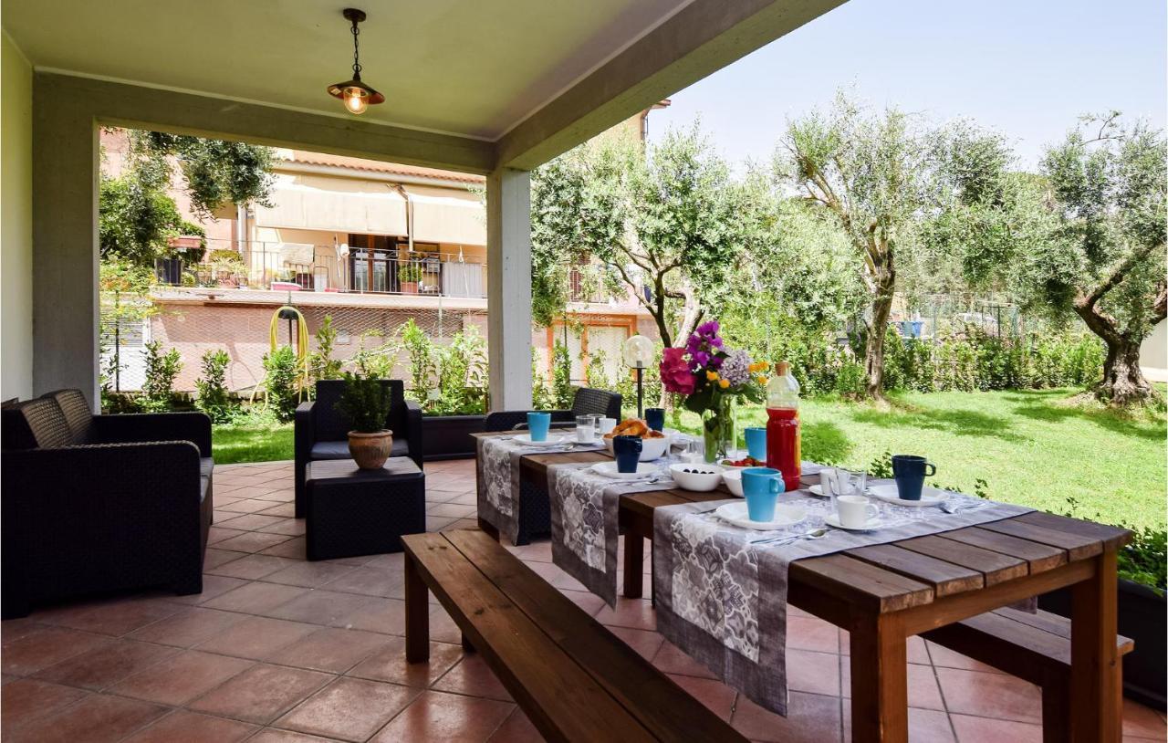Cozy Home In Anguillara Sabazia With Kitchenette Bagian luar foto
