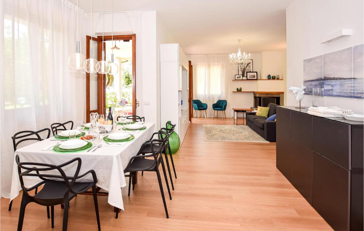Cozy Home In Anguillara Sabazia With Kitchenette Bagian luar foto