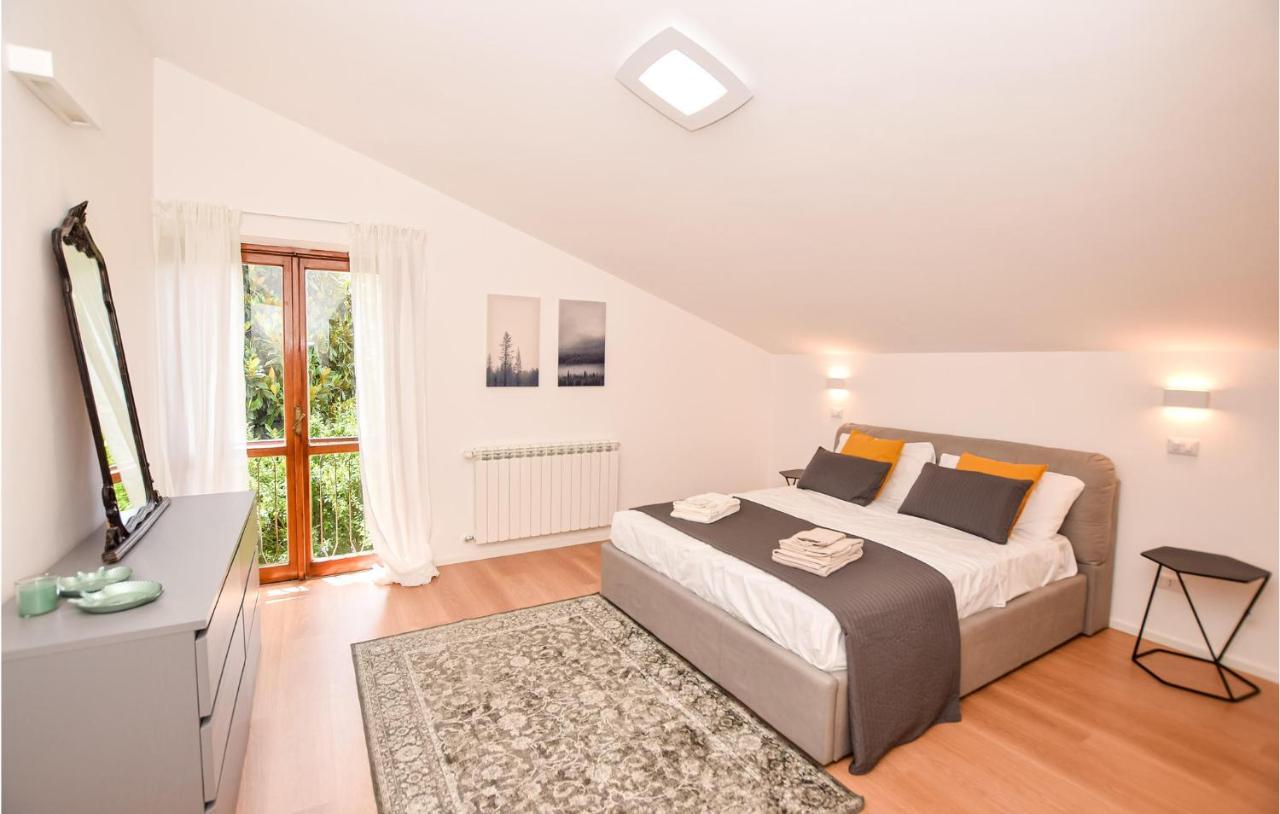 Cozy Home In Anguillara Sabazia With Kitchenette Bagian luar foto