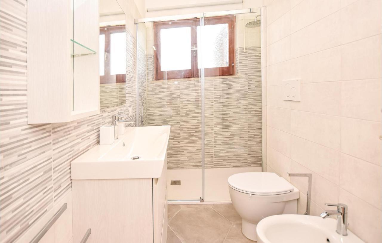 Cozy Home In Anguillara Sabazia With Kitchenette Bagian luar foto