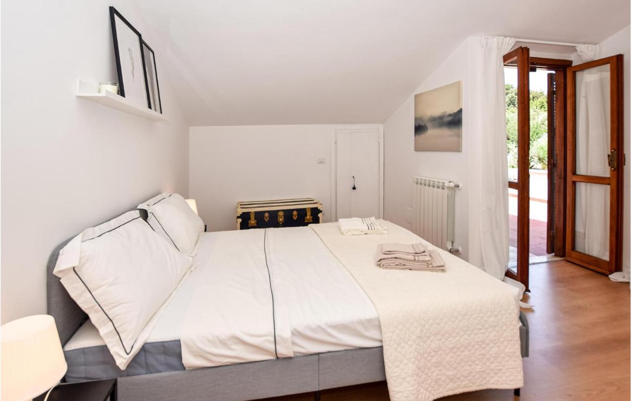 Cozy Home In Anguillara Sabazia With Kitchenette Bagian luar foto