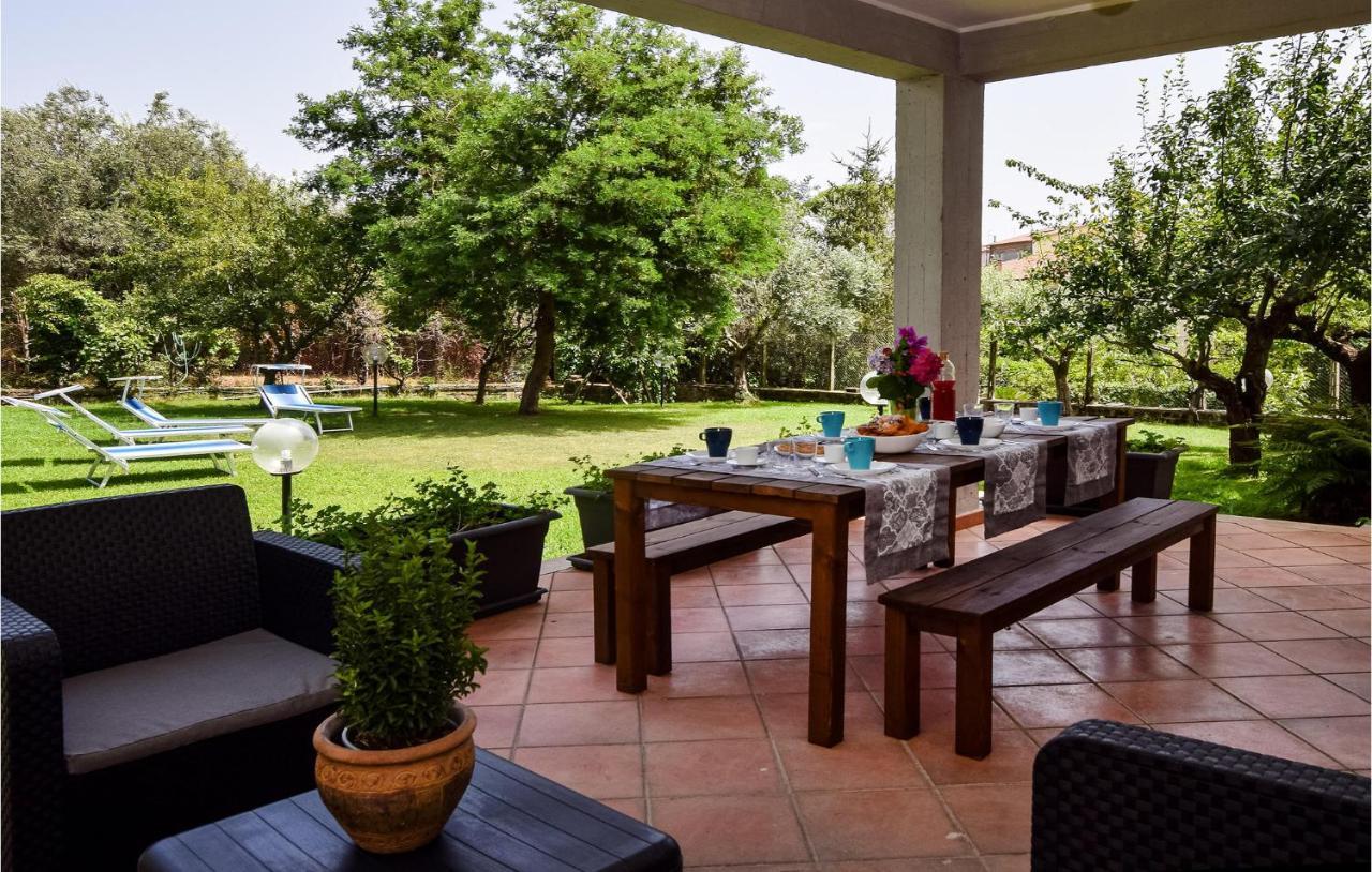 Cozy Home In Anguillara Sabazia With Kitchenette Bagian luar foto